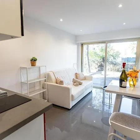 Superbe Front De Saint-Laurent-du-Var